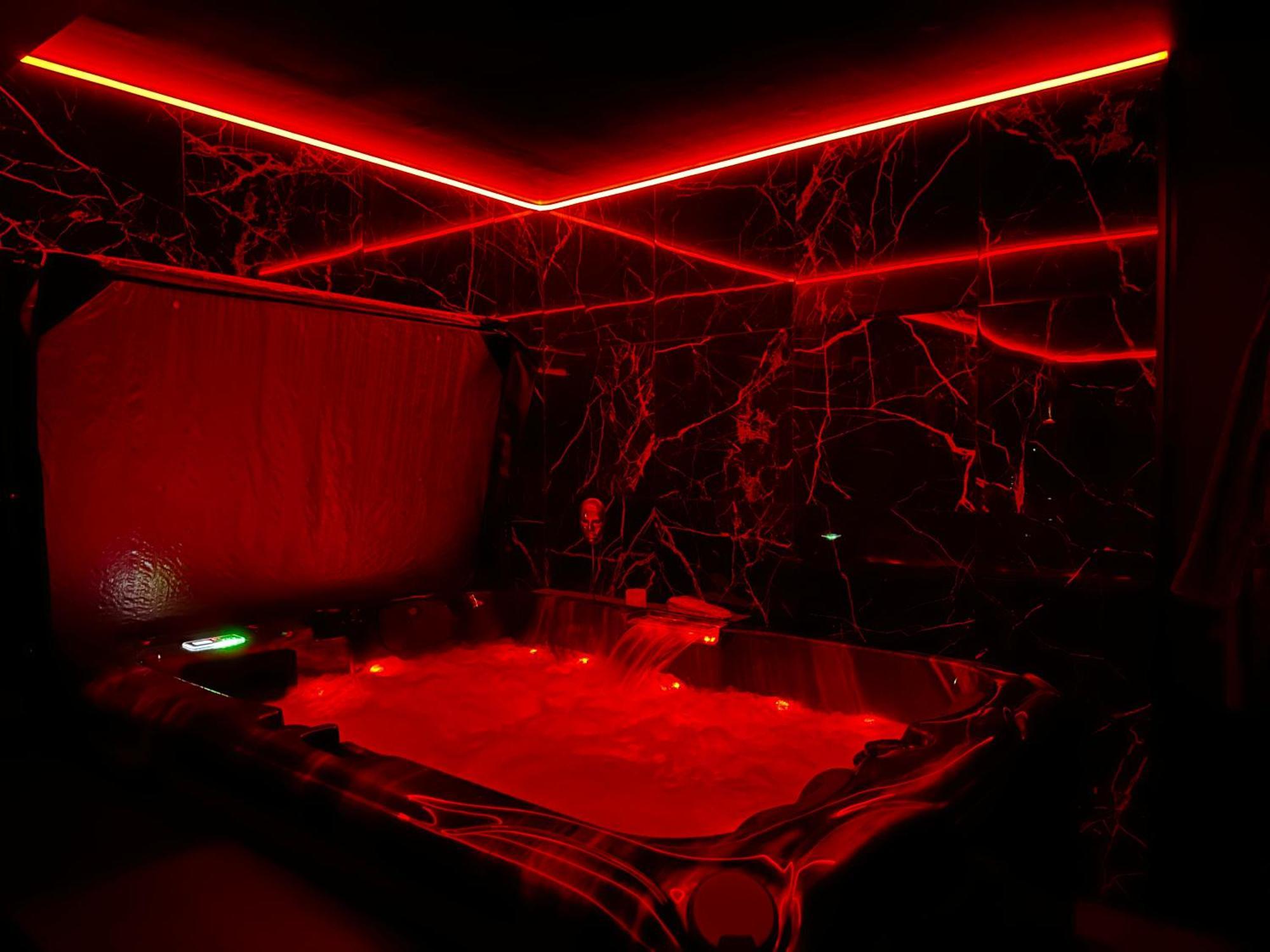 Love Room Passion Saint-Hilaire-de-Talmont 外观 照片